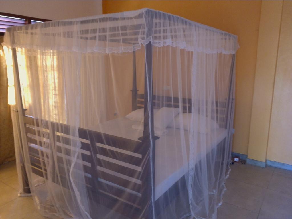 Kith Fiesta Villa Хіккадува Екстер'єр фото
