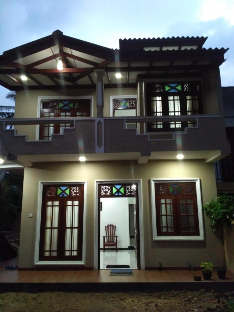 Kith Fiesta Villa Хіккадува Екстер'єр фото